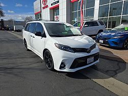 2020 Toyota Sienna SE 