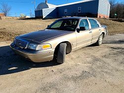 2004 Ford Crown Victoria LX 