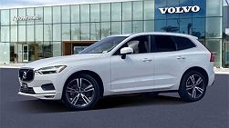 2021 Volvo XC60 T6 Momentum 
