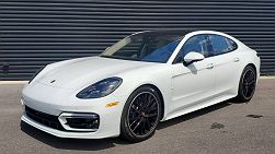 2023 Porsche Panamera GTS 