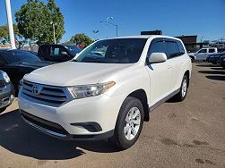 2013 Toyota Highlander  Plus