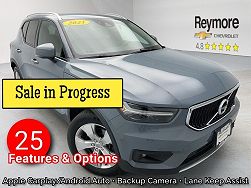 2021 Volvo XC40 T5 Momentum 