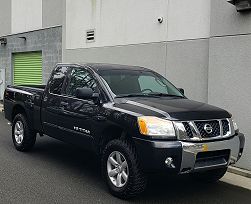 2011 Nissan Titan SV 