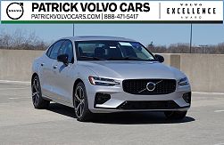 2024 Volvo S60 B5 Core Dark Theme