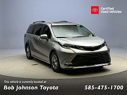 2022 Toyota Sienna XLE 