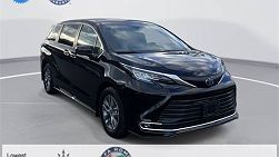 2021 Toyota Sienna XLE 
