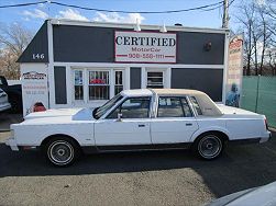 1988 Lincoln Town Car Signature 