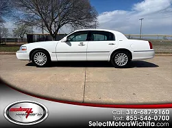 2005 Lincoln Town Car Signature 