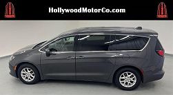 2020 Chrysler Voyager LX 
