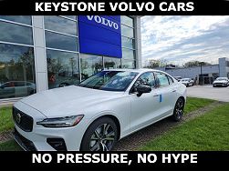 2024 Volvo S60 B5 Core Dark Theme