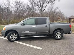 2014 Nissan Titan SV 