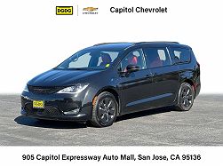 2020 Chrysler Pacifica Limited Red S