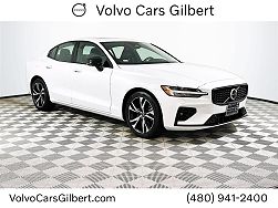 2023 Volvo S60 B5 Plus Dark Theme