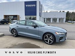 2024 Volvo S60 B5 Plus Dark Theme