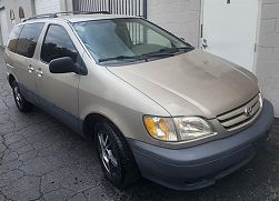 2003 Toyota Sienna LE 