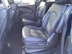 2024 Chrysler Pacifica Select 