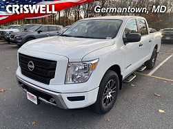 2024 Nissan Titan SV 