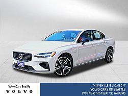 2022 Volvo S60 T8 R-Design 