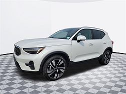 2024 Volvo XC40 B5 Ultimate Bright Theme