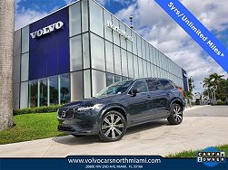 2021 Volvo XC90 T6 Momentum 