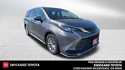 2021 Toyota Sienna LE 