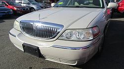 2006 Lincoln Town Car Signature Limited 