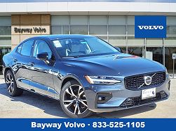 2024 Volvo S60 B5 Plus Dark Theme