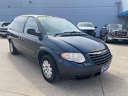 2007 Chrysler Town & Country LX 