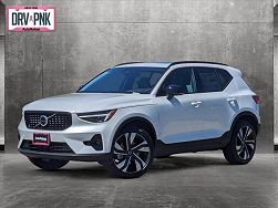 2024 Volvo XC40 B5 Plus Dark Theme