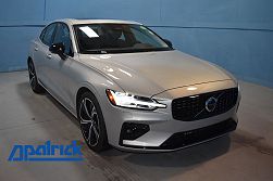 2024 Volvo S60 B5 Core Dark Theme