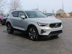 2024 Volvo XC40 B5 Ultimate Bright Theme