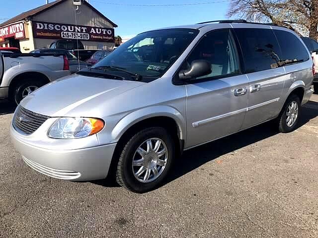 2004 Chrysler Town & Country Touring 