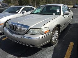 2005 Lincoln Town Car Signature Limited 