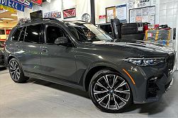 2022 BMW X7 M50i 