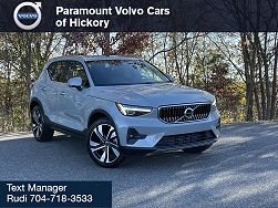 2024 Volvo XC40 B5 Ultimate Bright Theme