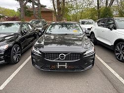 2021 Volvo S60 T5 Momentum 