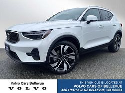 2024 Volvo XC40 B5 Ultimate Bright Theme