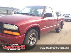 2000 Chevrolet S-10 LS 