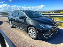 2017 Chrysler Pacifica Touring Plus