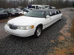 2000 Lincoln Town Car Executive 